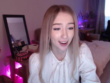 Naked cam girl gudeeetama image #244213