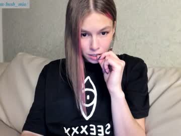 Naked cam girl bush_mia image #3082544