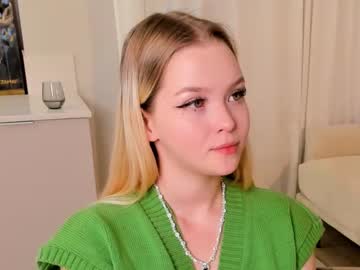 Naked cam girl kimlewi image #3957009