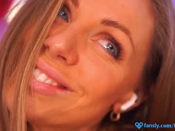 Naked cam girl eva_fashionista image #3739757