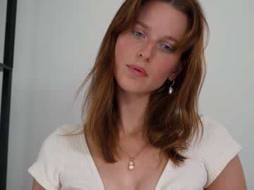 Naked cam girl ellaa91 image #1987465