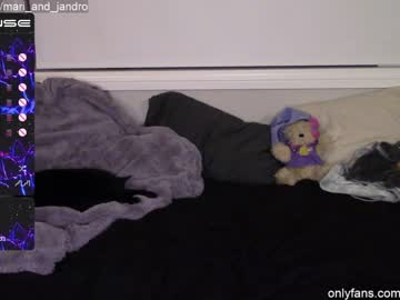 Naked cam girl mari_and_jandro image #281700