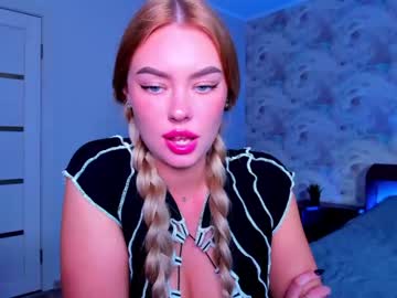 Naked cam girl 8a8y_nura image #3389338