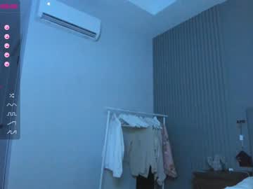 Naked cam girl hee_jin image #2446015