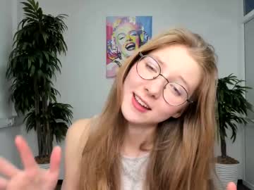 Naked cam girl avis_ryan image #1050549