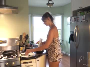 Naked cam girl phoenix_taylor image #2047300