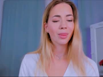 Naked cam girl emmi_rosee image #3018852
