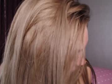 Naked cam girl _mito_69 image #2944400