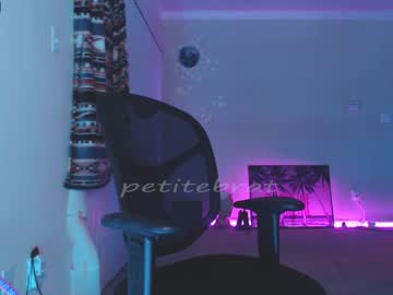 Naked cam girl petitebrat image #130779