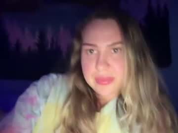 Naked cam girl skylarpeachy image #4060300