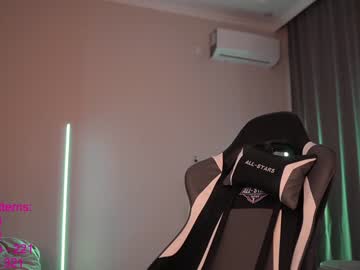 Naked cam girl lindamei image #2157639