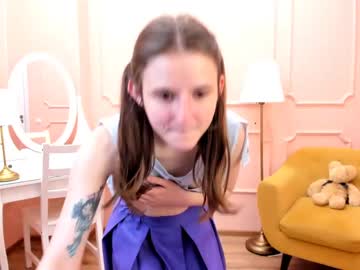 blushing_ellie naked cam