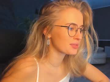 Naked cam girl linellali image #2962069