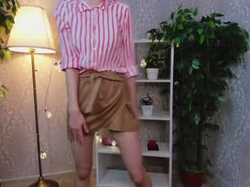 Naked cam girl little_mandy image #2086194