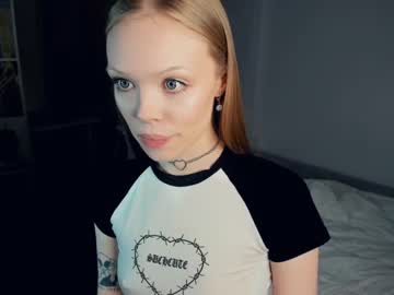 Naked cam girl honeybzzz image #3932493