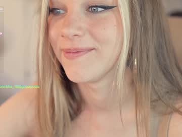 Naked cam girl mia_milagros image #2118996