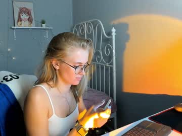 Naked cam girl linellali image #2452540