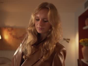 Naked cam girl chillwithkira image #2798011