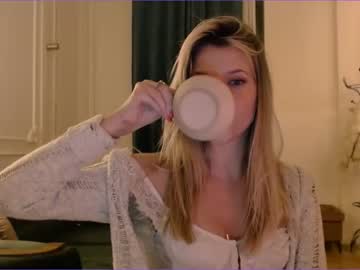 Naked cam girl bitter_moon image #3523208