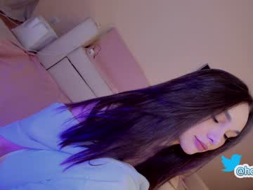 Naked cam girl hollyextra image #2898306
