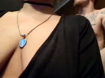 icyfamous naked cam