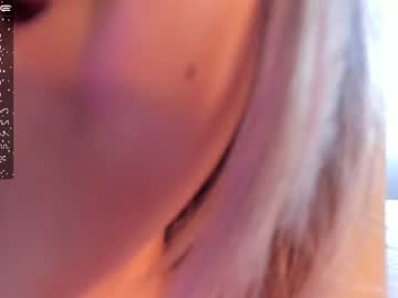 Naked cam girl leiya_li image #3797612
