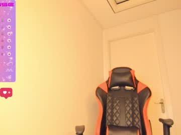 Naked cam girl mei_tin image #3599426