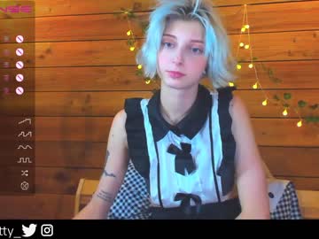 Naked cam girl lit1le_kitty_ image #2813089