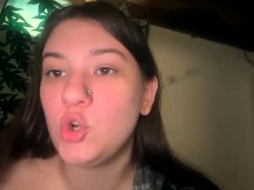 queenhaven23 naked cam