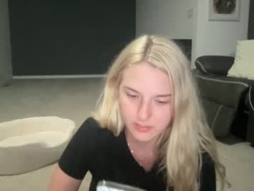 Naked cam girl tpink95 image #2571067