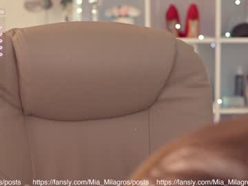 Naked cam girl mia_milagros image #2219750