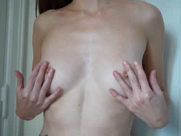 Naked cam girl ellaa91 image #2597111