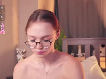 mia_sea_ naked cam