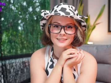Naked cam girl mashayang image #2715487