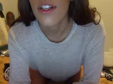 Naked cam girl chiaxoxo image #2277431