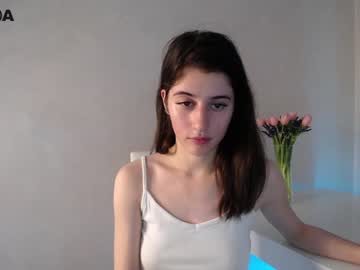 Naked cam girl kate_lewis image #2794405