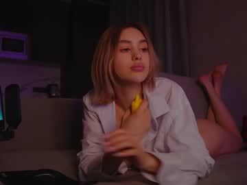 Naked cam girl angella_kleee image #3032024