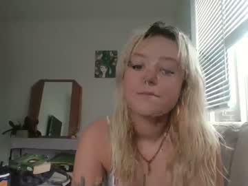 Naked cam girl princessslola13 image #3157233