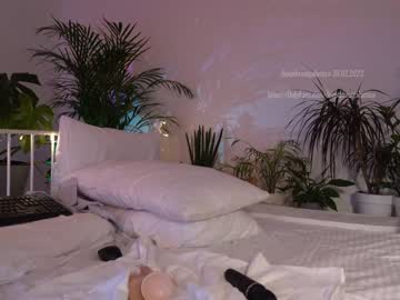 Naked cam girl _deepthroatgalactica image #1168757