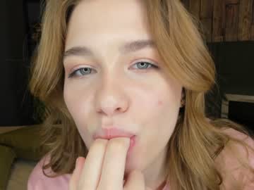 Naked cam girl thomashelena image #1231141