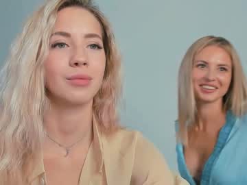 Naked cam girl emmi_rosee image #449333