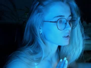 Naked cam girl linellali image #2912459