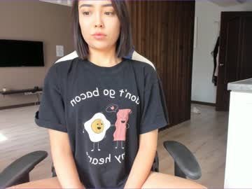 Naked cam girl aina_kun image #2665787