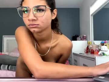 Naked cam couple tu_princesa27 image #3952305