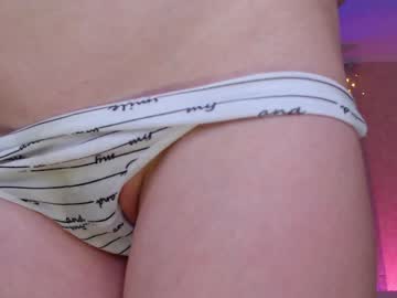 Naked cam girl littlee_miss_ image #1012976