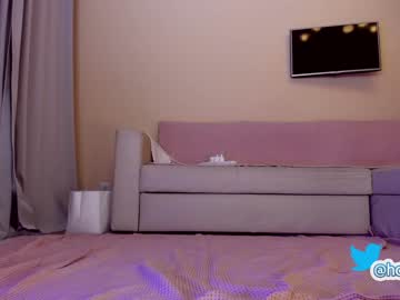 Naked cam girl hollyextra image #2891723