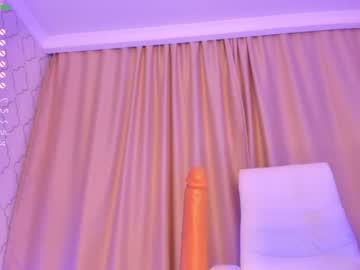 Naked cam girl aerri_lee image #2265675