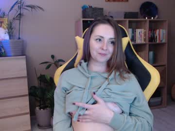 Naked cam girl juicy_peach88 image #3585795