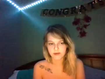 Naked cam girl linnay18 image #3916759