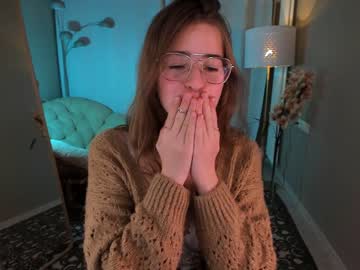 Naked cam girl zlata_luna image #370033